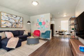 The Flamingo 103 l Pool l Sleeps 5 l 65 Smart TV